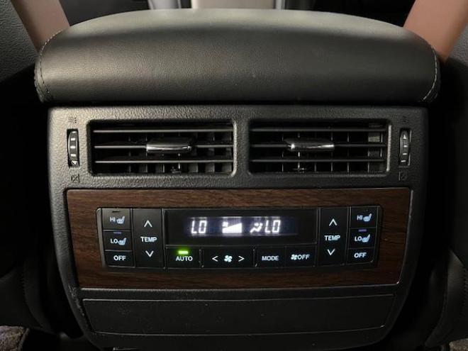 ランドクルーザー２００系後期型　ＺＸ　本州仕入　寒冷地仕様　禁煙車　トヨタセーフティセンス　純正２０インチＡＷ　純正１８ＡＷ＋スタッドレスタイヤ付　モデリスタスポイラー　電動サンルーフ　純正ブラウンレザーシート　純正ナビ（ワンセグ地デジ　Ｂｌｕｅｔｏｏｔｈ対応）＋バックカメラ　ブラインドスポット　車線逸脱警報　クルーズコントロール　ハイトコントロール　シートヒーター＆クーラー　ステアリングヒーター　両席パワーシート　ＥＴＣ 4WD 4600 5Dr