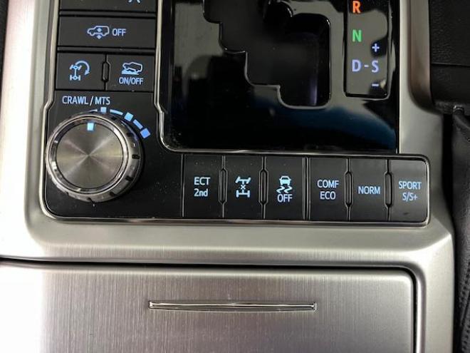 ランドクルーザー２００系後期型　ＺＸ　本州仕入　寒冷地仕様　禁煙車　トヨタセーフティセンス　純正２０インチＡＷ　純正１８ＡＷ＋スタッドレスタイヤ付　モデリスタスポイラー　電動サンルーフ　純正ブラウンレザーシート　純正ナビ（ワンセグ地デジ　Ｂｌｕｅｔｏｏｔｈ対応）＋バックカメラ　ブラインドスポット　車線逸脱警報　クルーズコントロール　ハイトコントロール　シートヒーター＆クーラー　ステアリングヒーター　両席パワーシート　ＥＴＣ 4WD 4600 5Dr