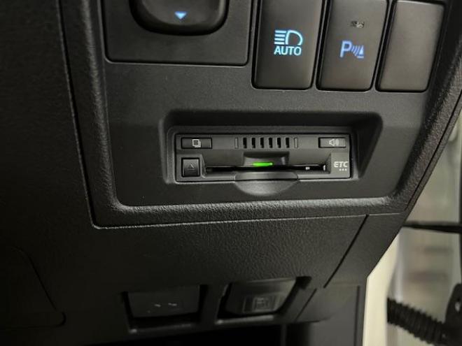 ランドクルーザー２００系後期型　ＺＸ　本州仕入　寒冷地仕様　禁煙車　トヨタセーフティセンス　純正２０インチＡＷ　純正１８ＡＷ＋スタッドレスタイヤ付　モデリスタスポイラー　電動サンルーフ　純正ブラウンレザーシート　純正ナビ（ワンセグ地デジ　Ｂｌｕｅｔｏｏｔｈ対応）＋バックカメラ　ブラインドスポット　車線逸脱警報　クルーズコントロール　ハイトコントロール　シートヒーター＆クーラー　ステアリングヒーター　両席パワーシート　ＥＴＣ 4WD 4600 5Dr