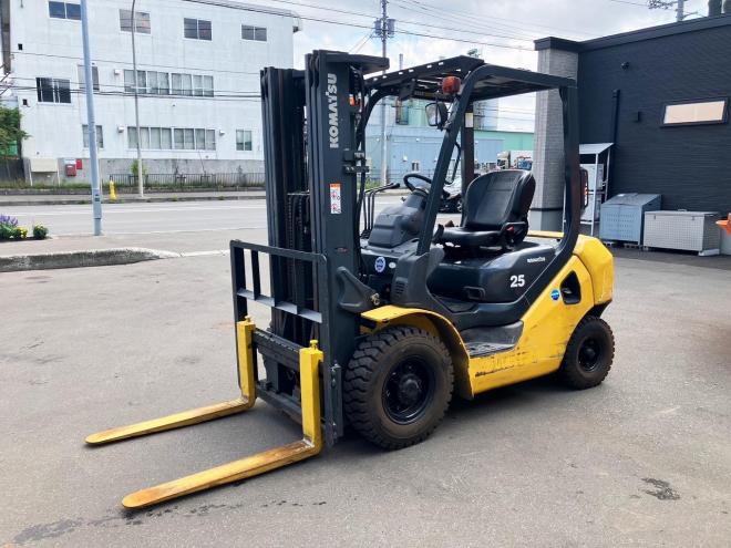 フォークリフトコマツ　中古　FD25T-17　ディーゼル