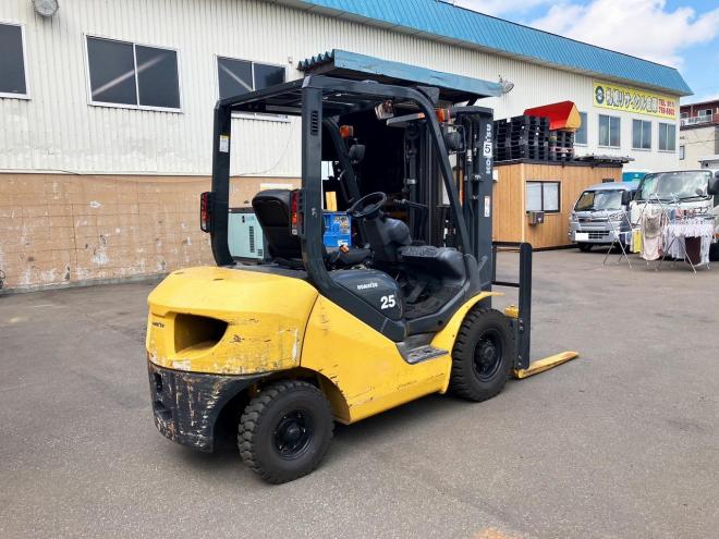 フォークリフトコマツ　中古　FD25T-17　ディーゼル