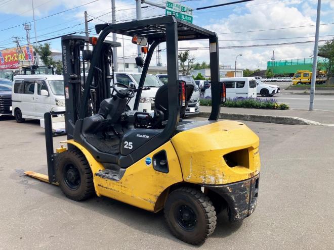 フォークリフトコマツ　中古　FD25T-17　ディーゼル