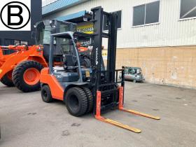 フォークリフト　トヨタ　中古　8FD30　ディーゼル