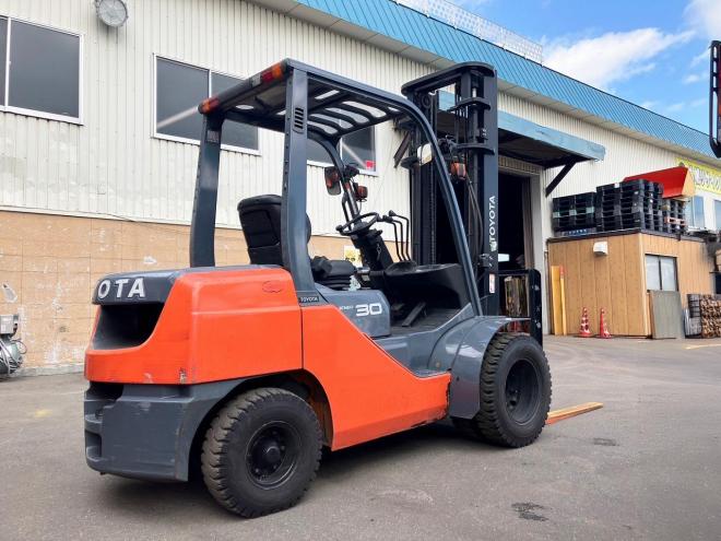 フォークリフトトヨタ　中古　8FD30　ディーゼル
