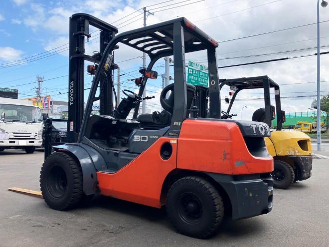 フォークリフトトヨタ　中古　8FD30　ディーゼル