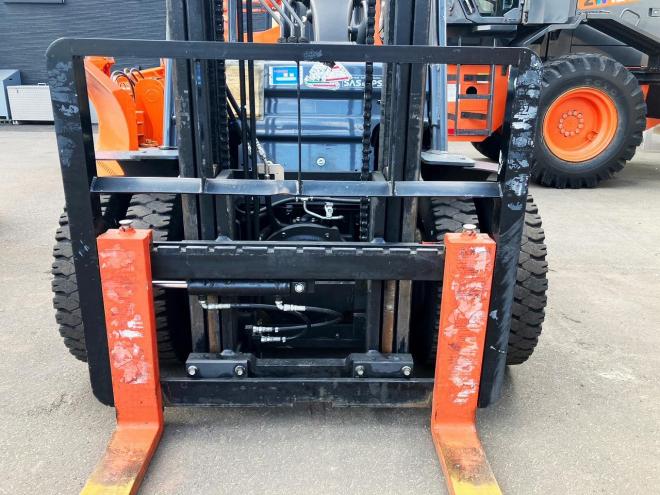 フォークリフトトヨタ　中古　8FD30　ディーゼル