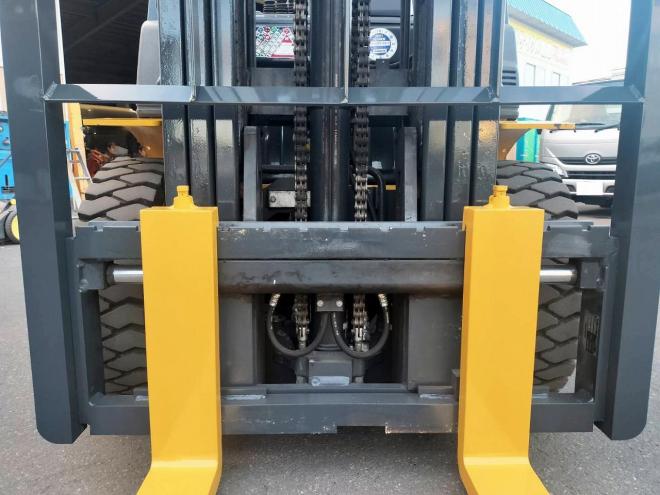 フォークリフトコマツ　中古　FD25T-17　ディーゼル