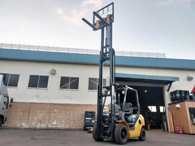 フォークリフトコマツ　中古　FD25T-17　ディーゼル
