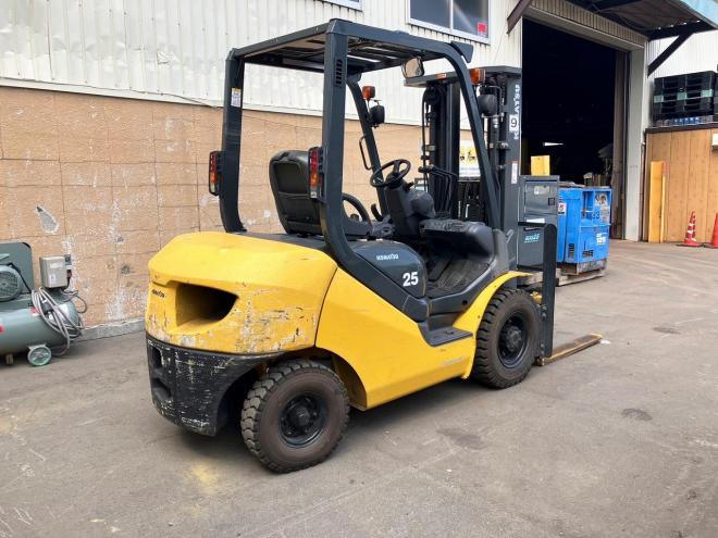 フォークリフトコマツ　中古　FD25T-17　ディーゼル