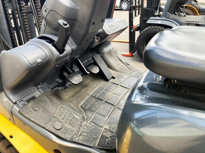フォークリフトコマツ　中古　FD25T-17　ディーゼル