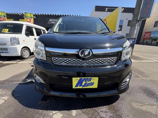 ヴォクシーVOXY 4WD ZS煌Ⅲ州仕入　寒冷地仕様　両パワースライド　ハーフレザーシート　8人乗　８インチフルセグナビ　Bluetooth　バックカメラ　アルミホイル　PUSHスタート　スペアー有　ビルトインETC　スタットレス　エンジンオイル交換　CVTF交換 4WD 2000 5Dr