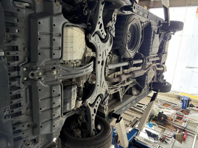 ヴォクシーVOXY 4WD ZS煌Ⅲ州仕入　寒冷地仕様　両パワースライド　ハーフレザーシート　8人乗　８インチフルセグナビ　Bluetooth　バックカメラ　アルミホイル　PUSHスタート　スペアー有　ビルトインETC　スタットレス　エンジンオイル交換　CVTF交換 4WD 2000 5Dr