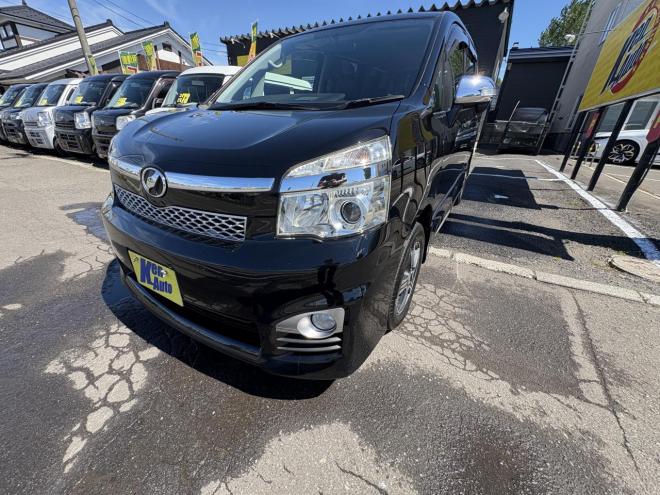 ヴォクシーVOXY 4WD ZS煌Ⅲ州仕入　寒冷地仕様　両パワースライド　ハーフレザーシート　8人乗　８インチフルセグナビ　Bluetooth　バックカメラ　アルミホイル　PUSHスタート　スペアー有　ビルトインETC　スタットレス　エンジンオイル交換　CVTF交換 4WD 2000 5Dr