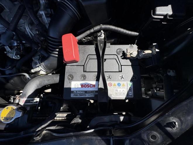 ヴォクシーVOXY 4WD ZS煌Ⅲ州仕入　寒冷地仕様　両パワースライド　ハーフレザーシート　8人乗　８インチフルセグナビ　Bluetooth　バックカメラ　アルミホイル　PUSHスタート　スペアー有　ビルトインETC　スタットレス　エンジンオイル交換　CVTF交換 4WD 2000 5Dr