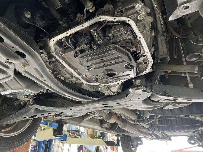 ヴォクシーVOXY 4WD ZS煌Ⅲ州仕入　寒冷地仕様　両パワースライド　ハーフレザーシート　8人乗　８インチフルセグナビ　Bluetooth　バックカメラ　アルミホイル　PUSHスタート　スペアー有　ビルトインETC　スタットレス　エンジンオイル交換　CVTF交換 4WD 2000 5Dr