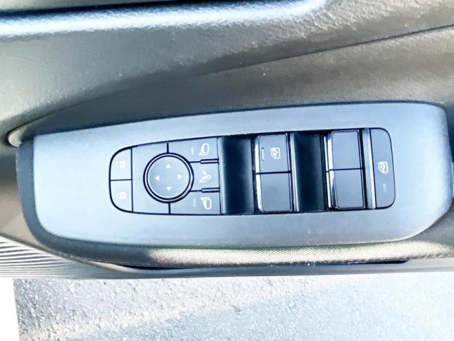 ノート1.2S FOUR 4WD　ローンが不安な方＜優遇ローン＞本州仕入　寒冷地　ナビ　ワンセグTV　エマ―ジェンシーブレーキ 4WD