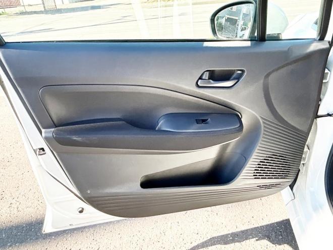 ノート1.2S FOUR 4WD　ローンが不安な方＜優遇ローン＞本州仕入　寒冷地　ナビ　ワンセグTV　エマ―ジェンシーブレーキ 4WD