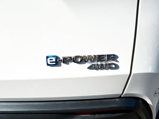 ノート1.2S FOUR 4WD　ローンが不安な方＜優遇ローン＞本州仕入　寒冷地　ナビ　ワンセグTV　エマ―ジェンシーブレーキ 4WD