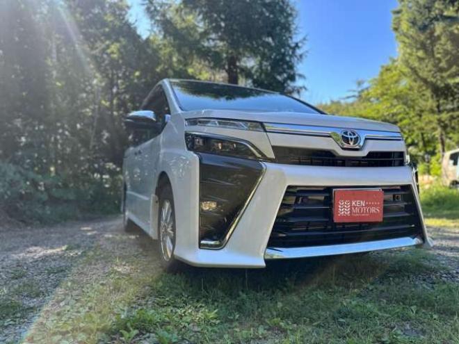 ヴォクシー2.0 ZS 煌III 4WD　ワンオーナー　両側パワースライドドア　純正エンジンスターター　前後ドライブレコーダー　バックカメラ　ETC　地デジナビ　アイドリングストップ　クルーズコントロール　パワステ　パワーウィンドウ 2000
