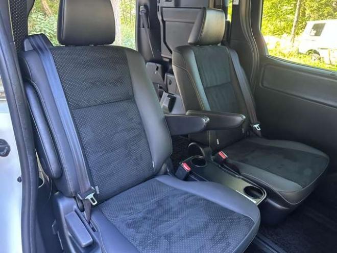 ヴォクシー2.0 ZS 煌III 4WD　ワンオーナー　両側パワースライドドア　純正エンジンスターター　前後ドライブレコーダー　バックカメラ　ETC　地デジナビ　アイドリングストップ　クルーズコントロール　パワステ　パワーウィンドウ 2000