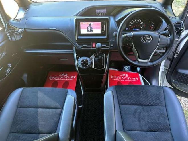 ヴォクシー2.0 ZS 煌III 4WD　ワンオーナー　両側パワースライドドア　純正エンジンスターター　前後ドライブレコーダー　バックカメラ　ETC　地デジナビ　アイドリングストップ　クルーズコントロール　パワステ　パワーウィンドウ 2000