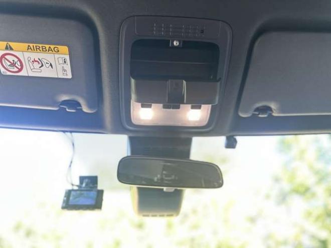 ヴォクシー2.0 ZS 煌III 4WD　ワンオーナー　両側パワースライドドア　純正エンジンスターター　前後ドライブレコーダー　バックカメラ　ETC　地デジナビ　アイドリングストップ　クルーズコントロール　パワステ　パワーウィンドウ 2000