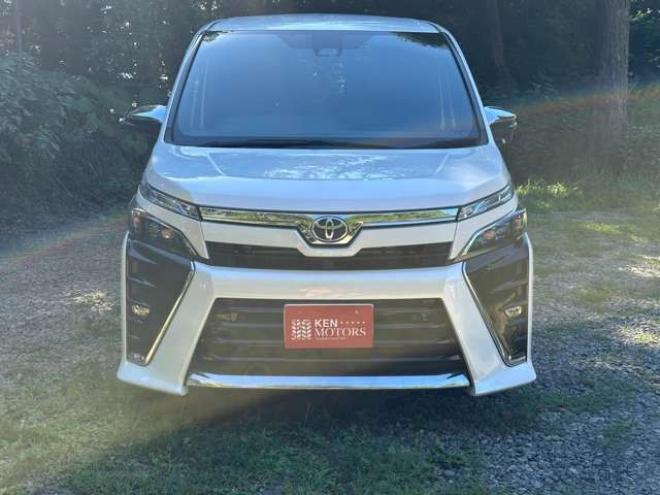 ヴォクシー2.0 ZS 煌III 4WD　ワンオーナー　両側パワースライドドア　純正エンジンスターター　前後ドライブレコーダー　バックカメラ　ETC　地デジナビ　アイドリングストップ　クルーズコントロール　パワステ　パワーウィンドウ 2000