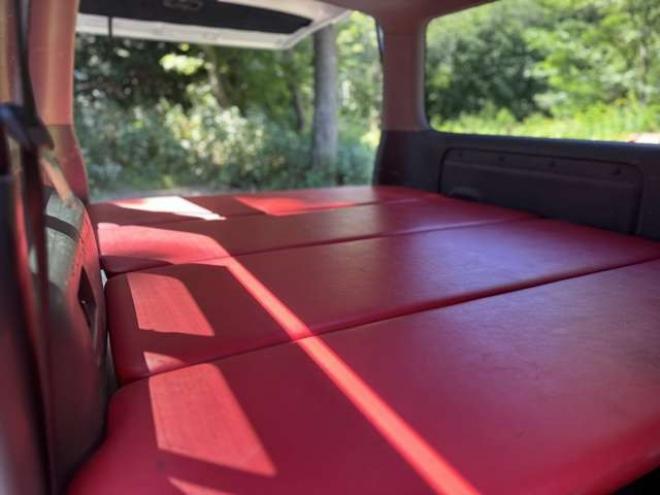キャラバンNV350 2.5 ライダー プレミアムGX ロングボディ ディーゼルターボ 4WD　ベッドキット　ETC　後席モニター　革シート　社外ナビ　バックカメラ　ドライブレコーダー　リアヒーター　パワーウィンドウ　パワステ　社外アルミ 2500
