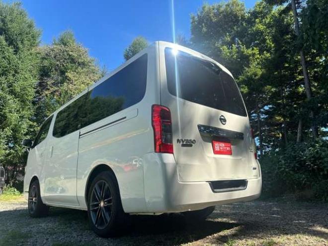 キャラバンNV350 2.5 ライダー プレミアムGX ロングボディ ディーゼルターボ 4WD　ベッドキット　ETC　後席モニター　革シート　社外ナビ　バックカメラ　ドライブレコーダー　リアヒーター　パワーウィンドウ　パワステ　社外アルミ 2500