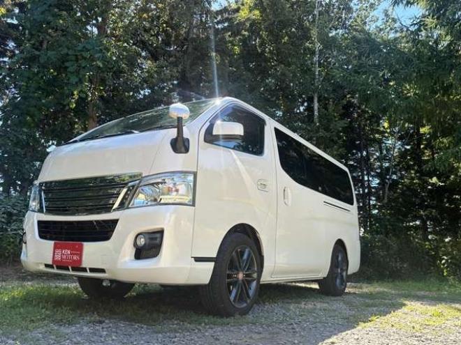 キャラバンNV350 2.5 ライダー プレミアムGX ロングボディ ディーゼルターボ 4WD　ベッドキット　ETC　後席モニター　革シート　社外ナビ　バックカメラ　ドライブレコーダー　リアヒーター　パワーウィンドウ　パワステ　社外アルミ 2500