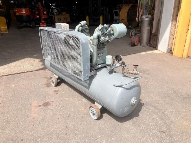 コンプレッサー日立　中古　三相200V　7.5馬力
