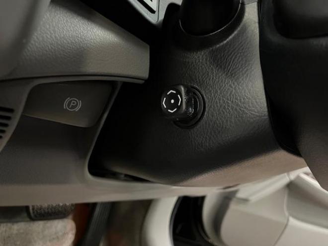 クラウンロイヤルサルーン　ｉ－ＦＯＵＲ　後期型　禁煙車　ＷＡＫＯＳバリアスコーティング済　純正１６インチＡＷ　社外１６ＡＷ＋スタッドレスタイヤ付　純正ＨＤＤナビ（フルセグ地デジ　ＤＶＤ再生　Ｂｌｕｅｔｏｏｔｈオーディオ　ミュージックサーバー）＋バックカメラ　コムテック前後ドライブレコーダー　クルーズコントロール　エンジンスターター　両席パワーシート　ＰＵＳＨスタート　スマートキー　横滑り防止装置　タイミングチェーン車　ＨＩＤ　ＥＴＣ 4WD 3000 5Dr