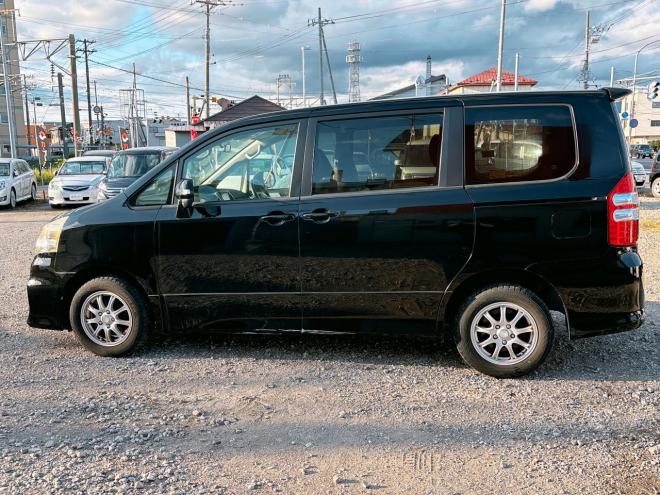 ノア2.0Si 4WD　ローンが不安な方＜優遇ローン＞1年保証　本州仕入　パワースライドドア