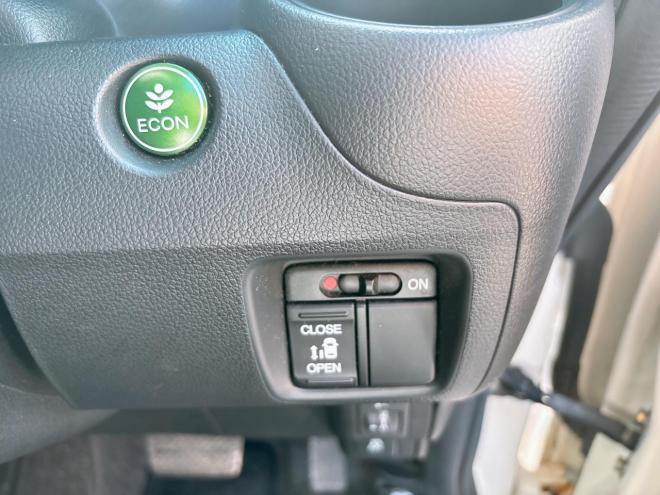 N-BOX660G Lパッケージ 4WD　ローンが不安な方＜優遇ローン＞1年保証　寒冷地仕様　純正ナビ　バックカメラ