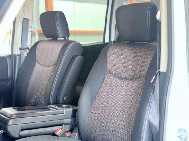 セレナ2.0 ハイウェイスター Vセレクション+Safety 4WD　下廻防錆TVナビBカメETC 2000