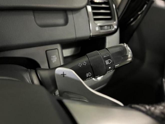 ヴォクシーＺＳ　キラメキⅡ　禁煙車　ＷＡＫＯＳバリアスコーティング済　純正１６インチＡＷ　社外１５ＡＷ＋スタッドレスタイヤ付　両側パワースライドドア　カロッツェリアナビ（フルセグ地デジ　ＤＶＤ再生　Ｂｌｕｅｔｏｏｔｈ　ミュージックサーバー）＋バックカメラ　アルパイン製１０．１リアフリップダウンモニター　ＰＵＳＨスタート　スマートキー　パドルシフト　ＨＩＤヘッドライト　タイミングチェーン　ＥＴＣ 4WD 2000 5Dr