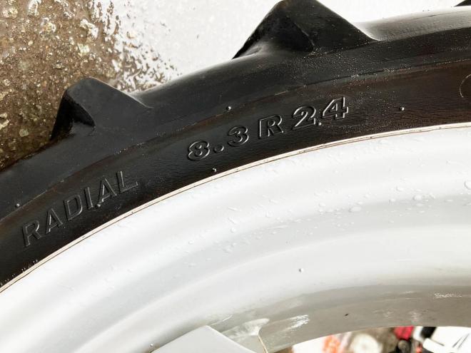 トラクターマッセイファガソン　中古　MF2220-4C
