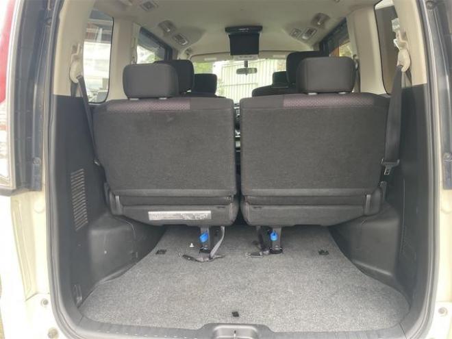セレナハイウェイスター　４ＷＤ　バックカメラ　ナビ　ＴＶ　オートクルーズコントロール　両側電動スライドドア　スマートキー　電動格納ミラー　後席モニター　３列シート　ＣＶＴ　レンタカーアップ　アルミホイール　盗難防止システム 4WD 2000 5Dr