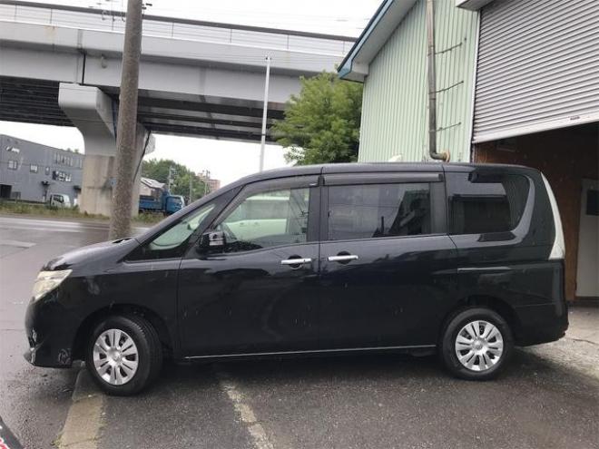 ランディ２．０Ｘ　セレナＯＥＭ　イベント開催値　下中　４ＷＤ　レーダーブレーキ　バックカメラ　ナビ　ＴＶ　オートクルーズコントロール　レーンアシスト　両側電動スライドドア　アイドリングストップ　３列シート　ＣＶＴ 4WD 2000 5Dr