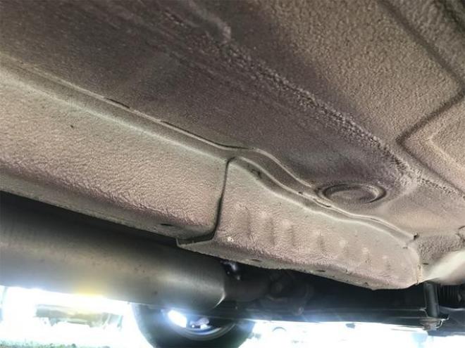 ソリオＧ４　４ＷＤ　　下中バックカメラ　両側スライド・片側電動　スマートキー　シートヒーター　ＣＶＴ　アルミホイール　ＣＤ　ミュージックプレイヤー接続可　盗難防止システム　衝突安全ボディ　ＡＢＳ　エアコン 4WD 1200 5Dr