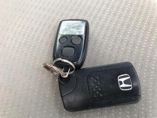 ライフＧスマートプラス　４ＷＤ　ナビ　ＴＶ　スマートキー　ベンチシート　ＡＴ　盗難防止システム　ＡＢＳ　アルミホイール　衝突安全ボディ　エアコン　パワーステアリング　パワーウィンドウ 4WD 660 5Dr
