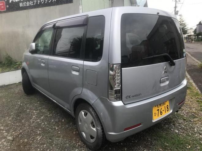 eKワゴンＭＸ　４ＷＤ　　４速ＡＴ　キーレスエントリー　電動格納ミラー　ベンチシート　ＡＴ　盗難防止システム　ＣＤ　衝突安全ボディ　エアコン 4WD 660 5Dr