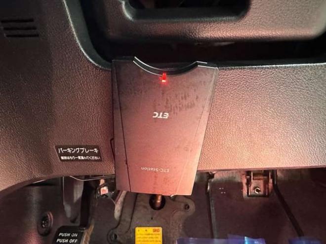 エリシオン2.4 G エアロ HDDナビスペシャルパッケージ 4WD　ABS　バックカメラ　盗難防止装置　エアコン　パワステ　パワーウィンドウ　HDDナビ　ETC　キーレス　3列シート　両側電動スライドドア　アルミホイール　DVD再生　CD　フォグランプ 2400