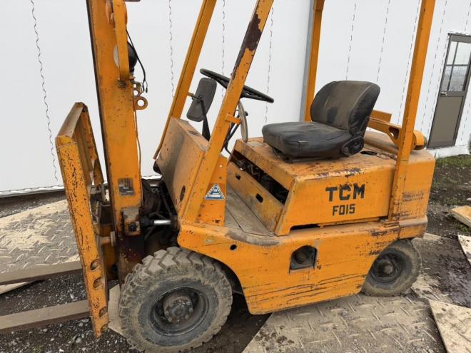フォークリフトTCM FD15Z3 1.5トン ディーゼル