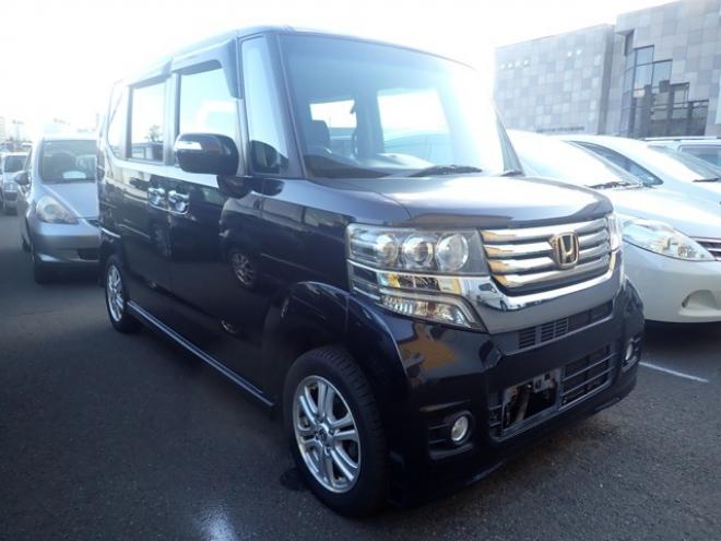 N-BOXカスタムG Lパッケージ 4WD　検9/9パワースライドドア夏冬タイヤアルミ付 660