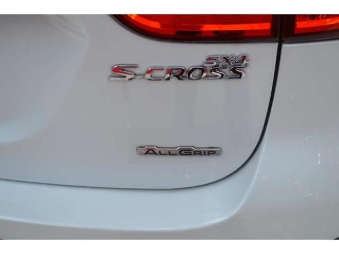 SX4S-CROSS 1.6 4WD　ワンオーナーALLGRIP4WD横滑り防止装置パドルシフトSDナビTVバックカメラETCディスチャージヘッドライトクルーズコントロールシートヒーター 1600