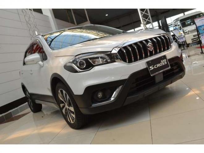 SX4S-CROSS 1.6 4WD　ワンオーナーALLGRIP4WD横滑り防止装置パドルシフトSDナビTVバックカメラETCディスチャージヘッドライトクルーズコントロールシートヒーター 1600