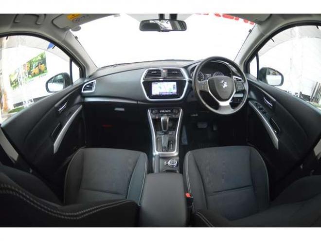 SX4S-CROSS 1.6 4WD　ワンオーナーALLGRIP4WD横滑り防止装置パドルシフトSDナビTVバックカメラETCディスチャージヘッドライトクルーズコントロールシートヒーター 1600