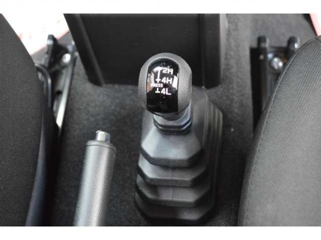 ジムニーXC 4WD　ワンオーナー車4WDターボセーフティサポート搭載デュアルセンサーブレーキサポート誤発信抑制機能7インチワイドナビTVバックカメラLEDライトETC20クルーズコントロールマッドタイヤ 660