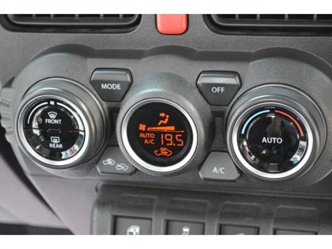 ジムニーXC 4WD　ワンオーナー車4WDターボセーフティサポート搭載デュアルセンサーブレーキサポート誤発信抑制機能7インチワイドナビTVバックカメラLEDライトETC20クルーズコントロールマッドタイヤ 660